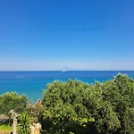 Ithaka 1 Daire Kástro Tornéze