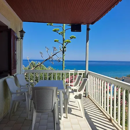 Ithaka 1 Apartment