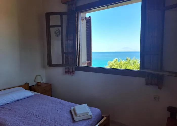 Ithaka 1 Daire Kástro Tornéze